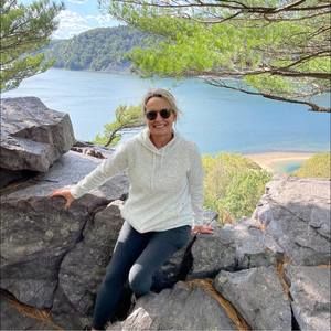 Meet your Posher, Holly